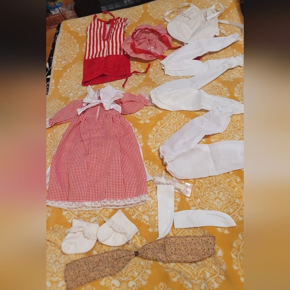 Vintage 60's Doll Dress And Bonnet With Accessories Red And White Checkered - Picture 7 of 16